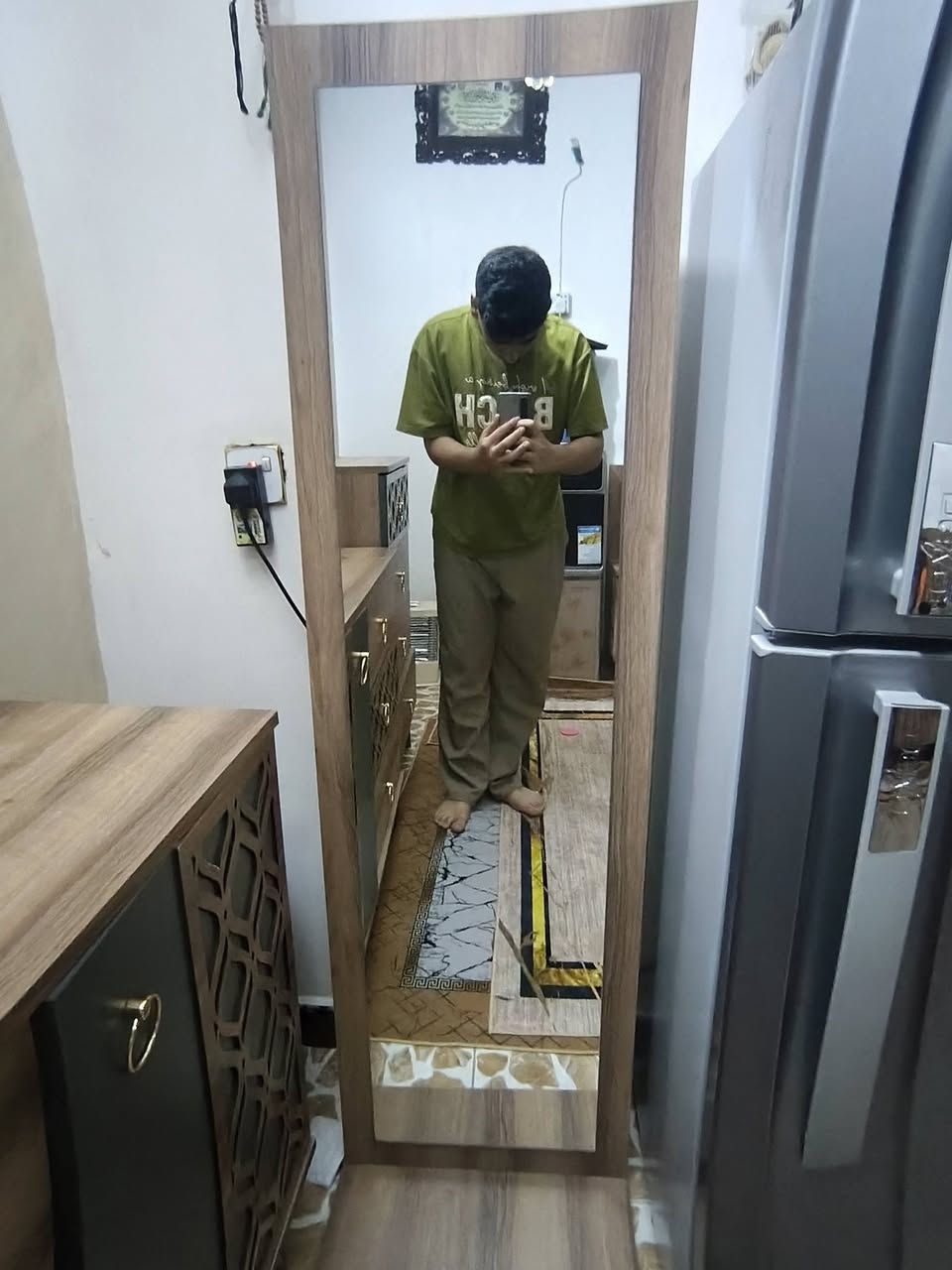 غرفه تركيه 🇹🇷
القطع /8
السعر/800
نظافه/80بالميه 
خشب تركي درجه اولى 
***********
