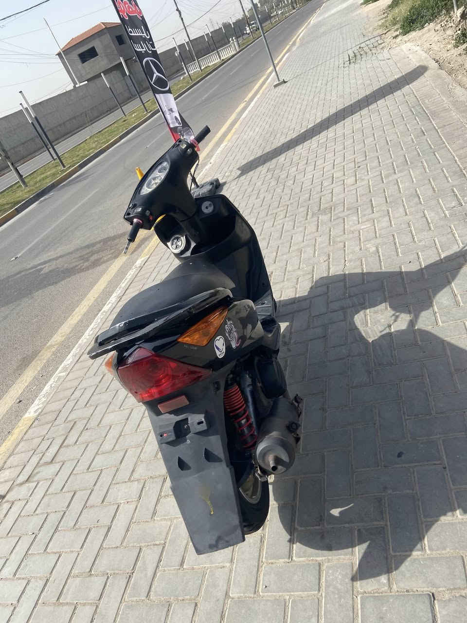 ثعلب لل بيع دراجه خير من الله شلعه معدل ما ملعوب بيها دراجه كت مفتوحا لا تنقيص لا تبخير دراجه بيها نقص كلج امامي  بس ما توكفك السعر ٥٥٠ او بيها مجال  مراوس وانطي فرق عادي مكاني  بغداد  حي جامعه شارع السفارات   الدراجه اوراقها ضاعت بيدي اكفلها الك قانون او عشاير او اسوي الك مكاتبه الرقم ***********
