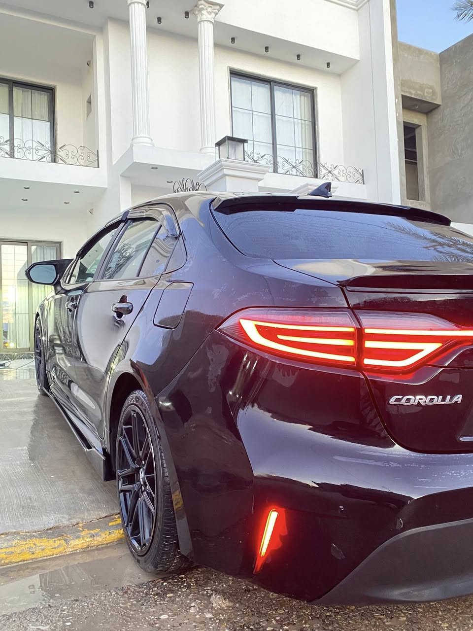 السلام عليكم
كورلا وارد امريكي موديل 24 لون اسود LE
محرك 2000  بانزين فقط بدون رقم 
بيها قطعتين بنيد وجاملغ 
ماشيه 20 الف 
شاشة -كامرة خلفية 
تحكم ستيرن -رادار امامي 
سايد بريك بصمه 
ويل كب 18 
وبعد بيها مواصفات 
السونار مرفقه مع الصور السياره كلش جديده 
 الاستفسار ***********
