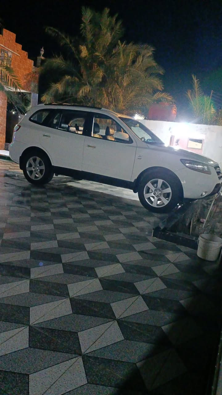 للبيع. سنتافي 2008. سياره. زيرو جديده. كلش
تخم تاير حداديه. فول. كشنات جلد بلاد. بيها. كصه. جنطه 
السعر 55 وبيها مجال مكان ناصريه. ***********
للعلم المكينه كاز.
