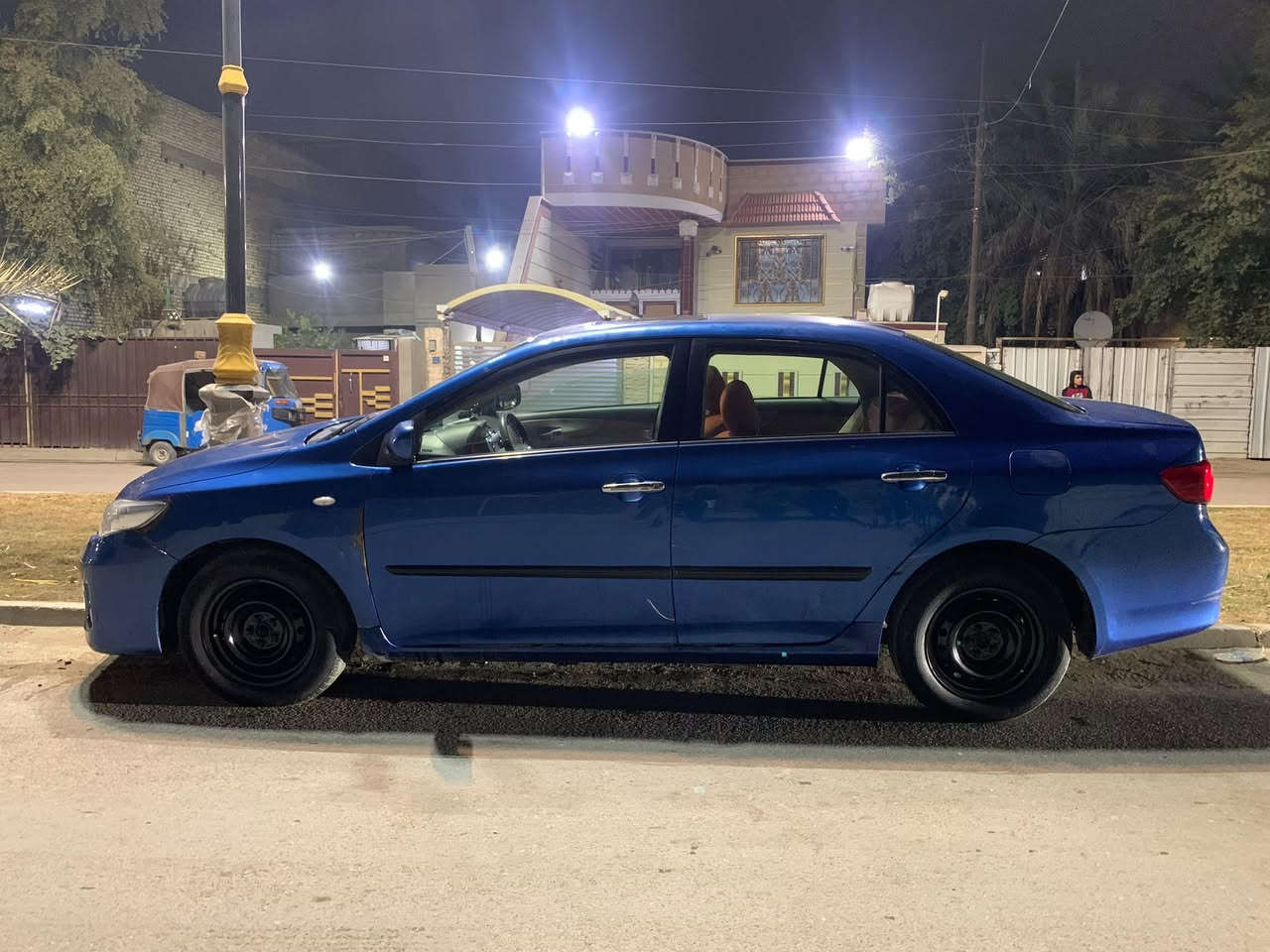 كورلا خليجي 2009  فتحه بل سقف
مكينه  مكفوله ١٨٠٠ 

كير / مكفول 
  تبديل البنيد + الصندوك /بدون دواخل 
يطارات : تخم كامل جديد 
بطاريه : جديده 
صدر امامي خلفي / جديد كامل 
منضومه بانزين : كامله جديده 
الداخل حمام 
بجم محدث 2013
منضومه زنون :جديده 
السياره عليه ادامه كامله ما ناقصه برغي 
ملاحضات بل بدي بسيطه جداً 
الموقع : بغداد الزعفرانيه 
***********
السعر : 108
