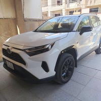 راف فور 2024 مواصفات XLE  وارد امريكي ماشيه35  اللون ابيض  داخل لونين ...