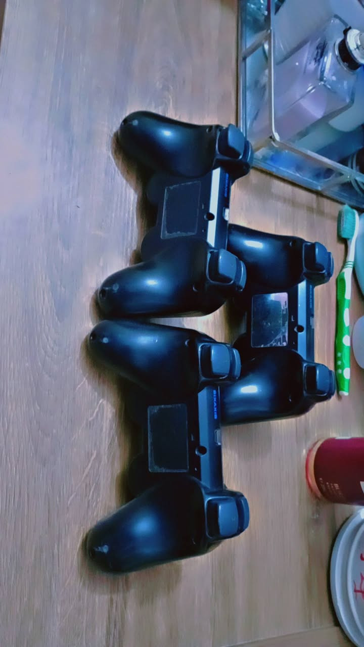 جوستكات اصليات بالة   Sony PlayStation 3  سعر القطعة 5
كلهن شغالات ويشحنن بس بيهن خلل التجاه يدوس وحده او الاكس  والباقي كله شغاله الازرار


**إذا كنت صاحب هذا الإعلان وتريد حذفه لأي سبب، رجاءا أرسل رسالة إلى الدعم الفني**