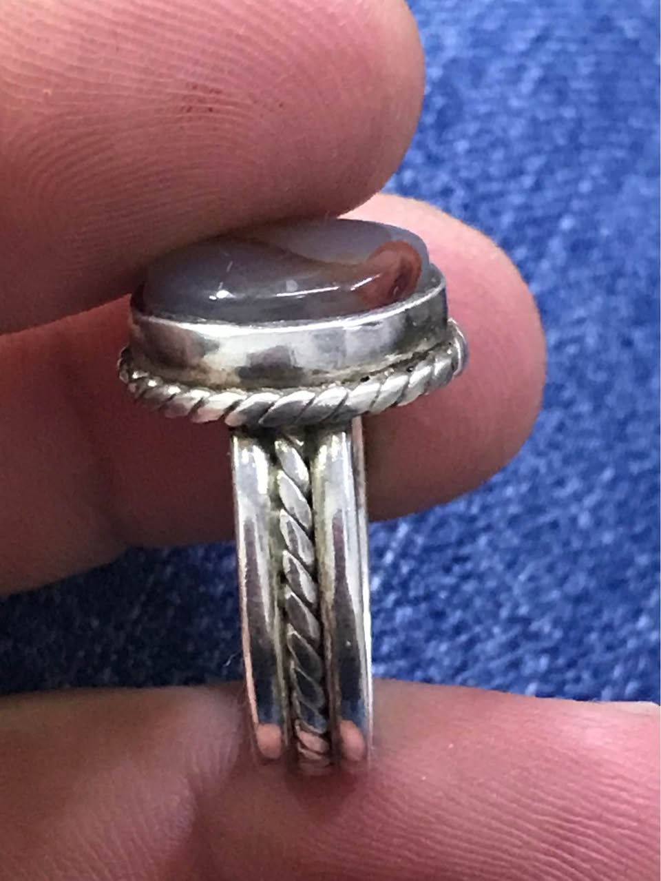 خاتم عقيق يماني مزعفر صياغه يدويه جميله قياس الخاتم 20 البصرة, العراق


**إذا كنت صاحب هذا الإعلان وتريد حذفه لأي سبب، رجاءا أرسل رسالة إلى الدعم الفني**