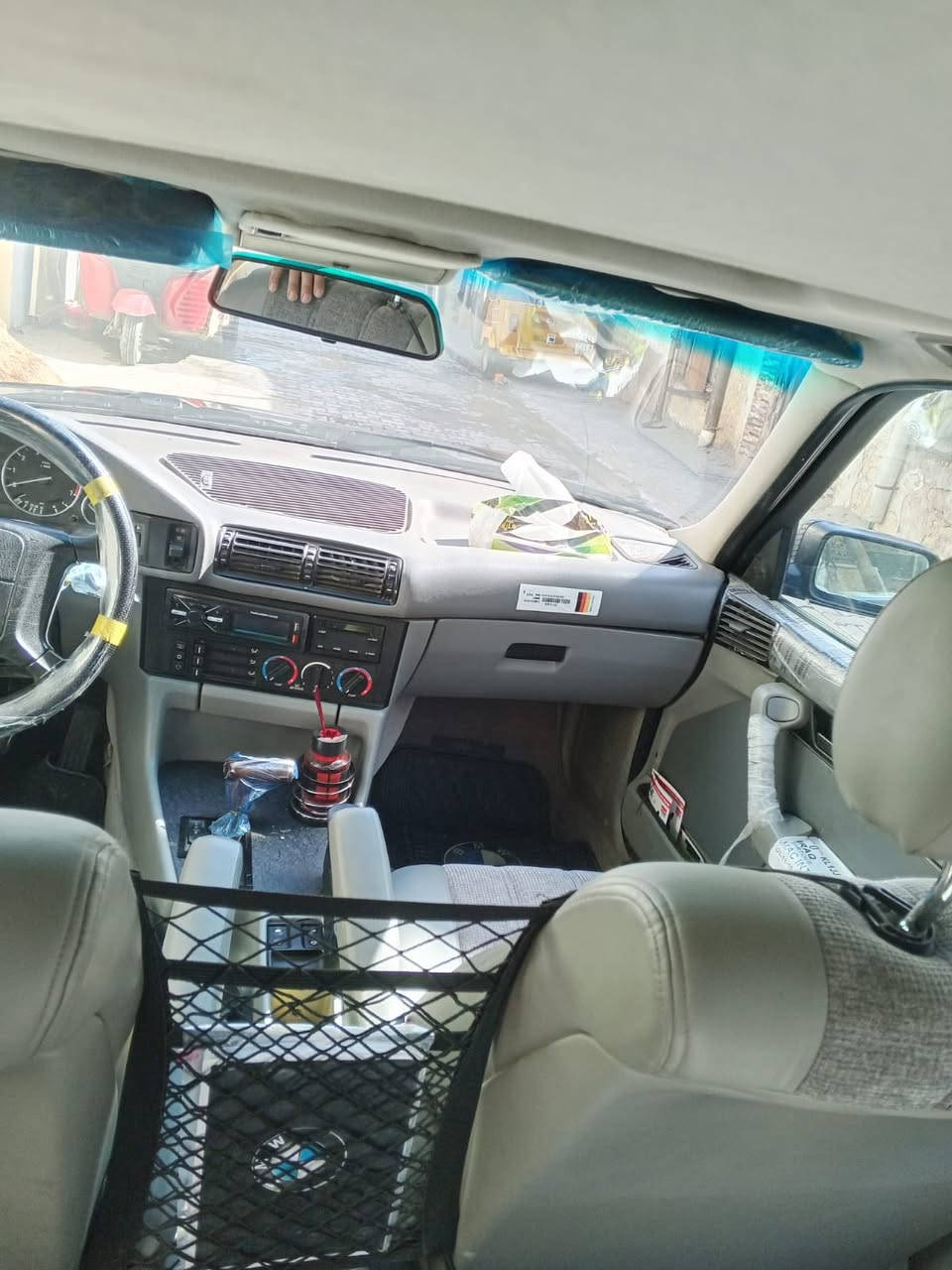 سلام عليكم بي ام 525 مسكر للبيع السياره نضيفه كدامك بصور وبلحقيقه بعد احله مكاني بغداد مدينه الصدر ***********
