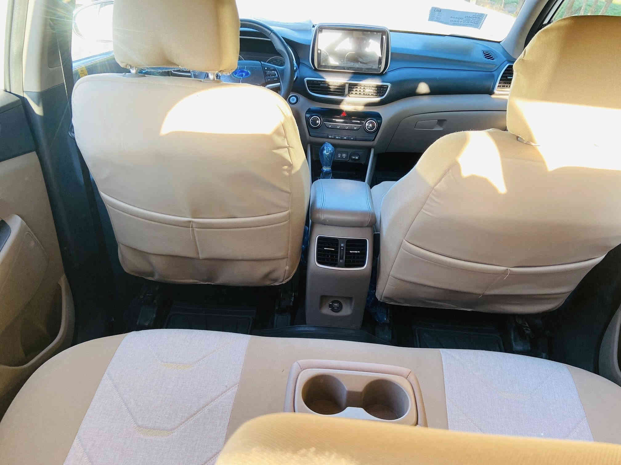 السلام عليكم للبيع توسان 2020خليجي رقم بغداد الانكليزي مشروع وطني شرط تحويل السيارة اخت الزيرو ماشية 54الف حقيقي فول موصفات عدا البنوراما خمس عدسات  شرط سبير ما نازل محرك كير كفالة محرك 2000دوش بعدهة بريحة الشركة السيارة كفالة عامة حتة من البارد بيها تكشير بسيط جدآالسعر (205)وبي مجال لشراي مكاني بغداد استفسار. ((***********))
