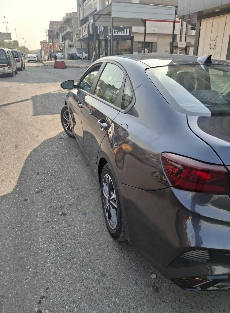 فورتي ٢٠٢٣ فيلي امريكي
ضرر خلفي جاملغ وقبق الجنطة موضح بالصور 
مصلحات نفسهن تبديل فقط الدعامية الحلفية
ماشية ١٩ الف ميل ليبل واحد بدون ايرباك السيارة كلش جديدة
بسمي رايده ١٥٥ وبيه مجال للشراي
***********
