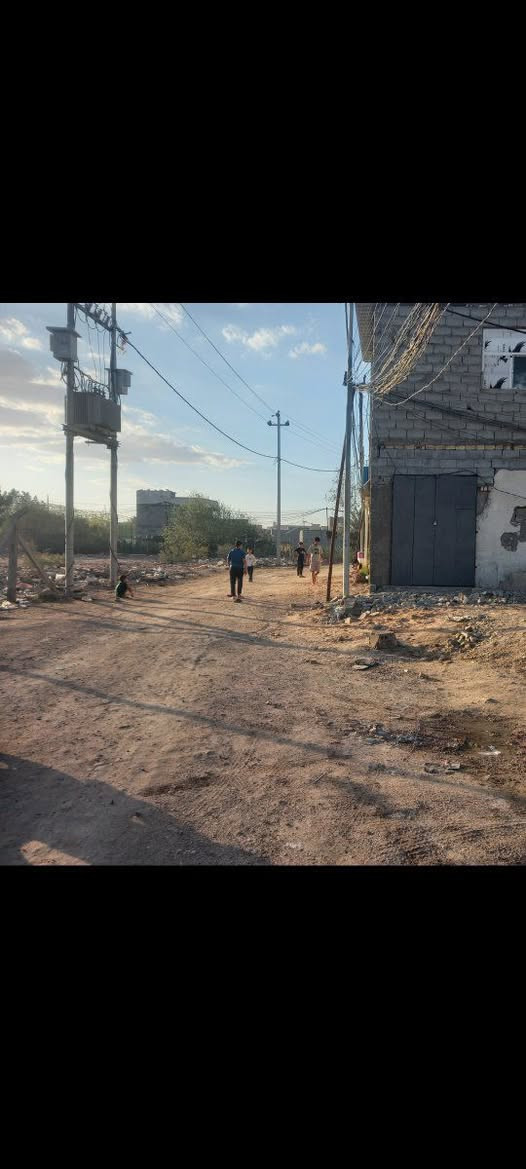 عندي قطعه ١٠٠ متر ركن الشبانات قرب الحولي الجديد كافت الخدمات عقد زراعي السعر ١٤ مليون التوأصل ***********
