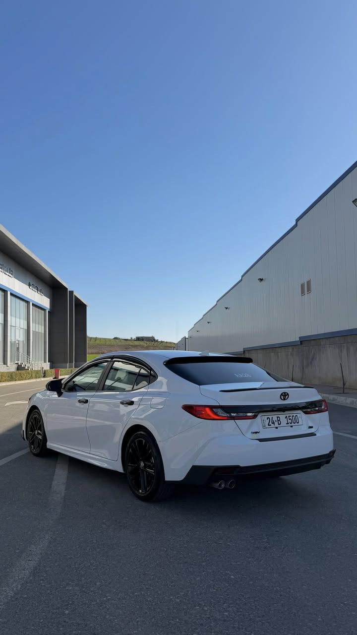 Camry SE 2025
كامري موديل 2025 فئة SE هايبرد بدون صبغ بدون دواخل بدون ايرباك بيها مكانين تعديل بارد فقط 

ماشية : 5000 ميل فقط 

مواصفات : 
*بصمة 
*كشنات جلد 
*شفتات ستيرن
*كشن كهرب 
*شحن لاسلكي 
*تبريد قطعتين 
*رادار امامي 
*رادار بالمري 
*هندبريك دكمة 
*اوتو هولد 
*نظام EVmood 
*ثلاث وضعيات قيادة 
وباقي مواصفات كامري المعروفة 

السيارة مرقمة دهوك كامل سنوية وهزة جديد 

مكان السيارة دهوك معارض الجديدة 

السعر : 275 $ ومجال بسيط 

للاستفسار الاتصال على الرقم 

***********
