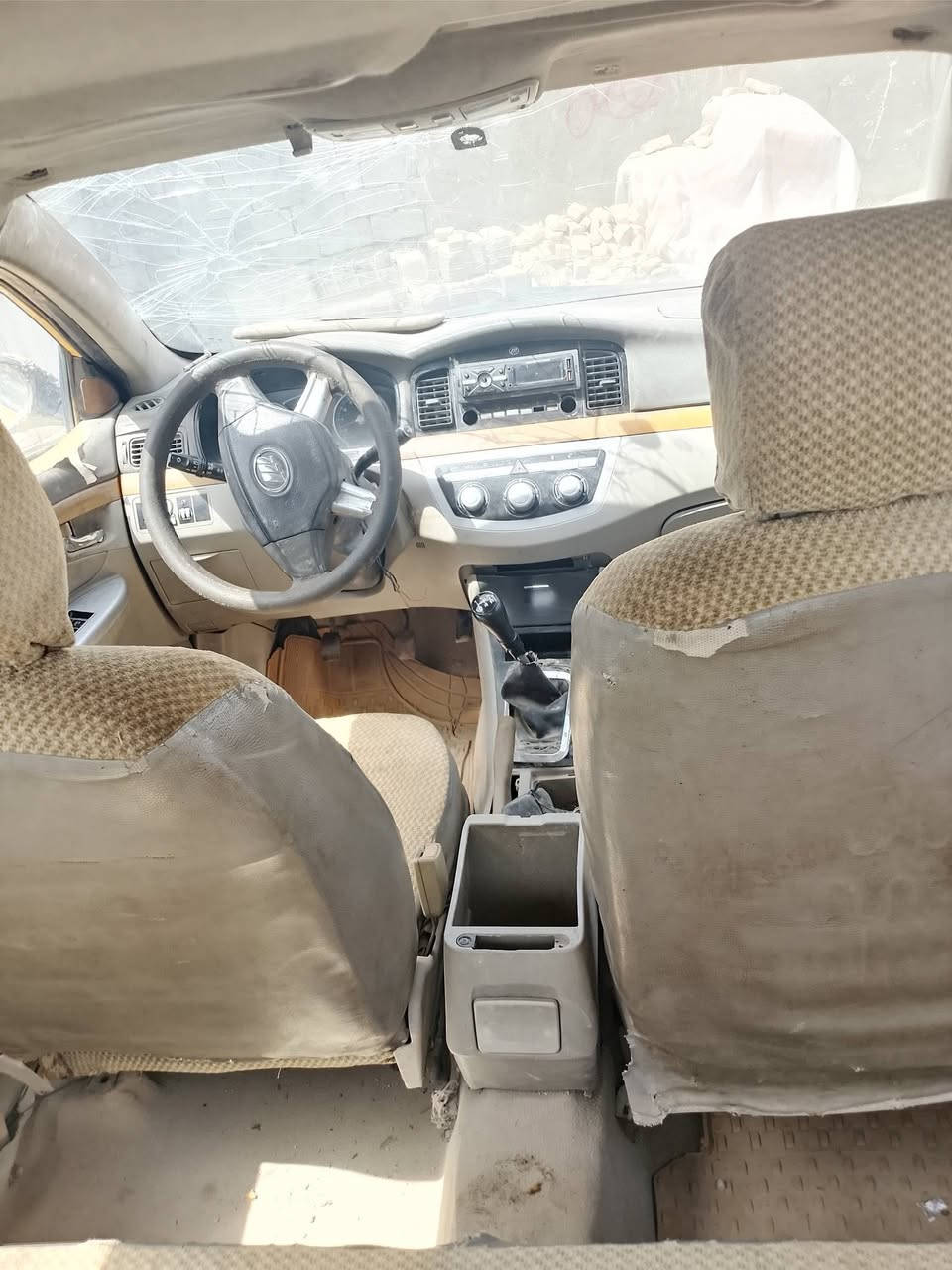 السلام عليكم اليفان 620 للبيع ما ندل راعيه السعر 17 وبي مجال ***********

 واتساب *********** مكان النجف
