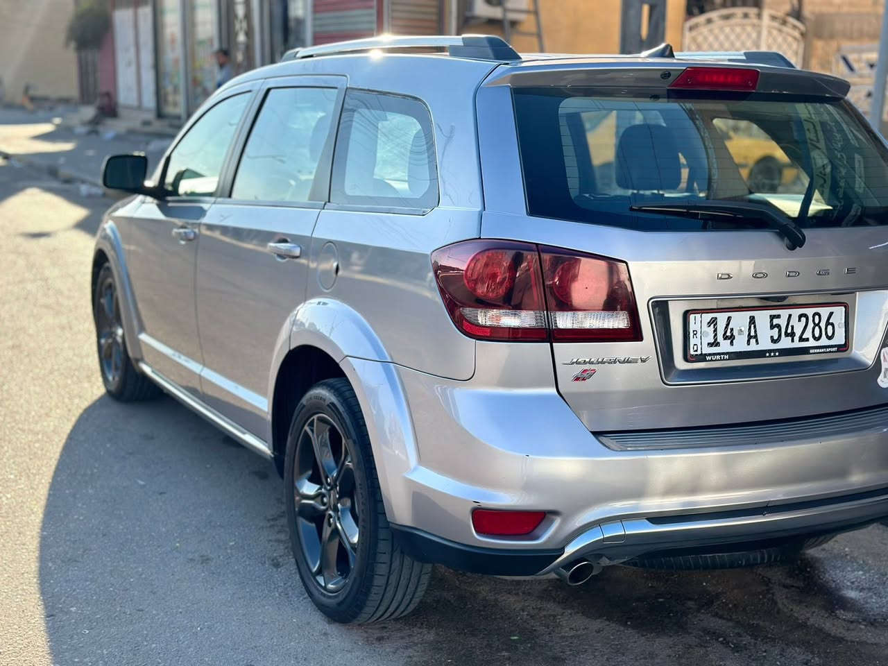 دوج جورني كروس 2018 رقم بصرة الانكليزي باسمي وارد امريكي فقط الضرر تبديل بنيد ومصبوغ و موجود بصوره لي بامريكا بالعراق كفالة سيارة جاهزة من كلشي حدادة جديدة تخم تاير كير ومحرك كفالة تبريد ثلاثة قطع كشنات جلد محرك 6 سلندر 7 راكب
الاتصال ***********
