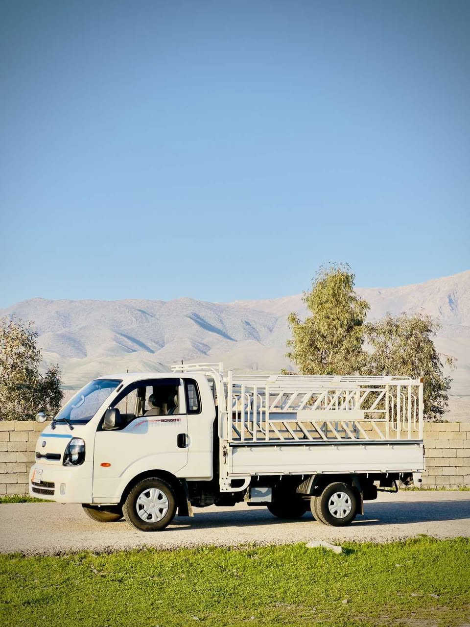 براوه ى دوبه ى سئ هه زارى سؤپه ر مه كينه ره ش 2015 بى مه سره ف كامل مه سره ف كراوه قه تره رزيوى نيه بريكى به سراوه به نسى دواو پيسى لؤكه  شه ش تايه ى لؤكى له ژيره دو سپيرى نويى  پيوه يه ته بريت مه زبوت ناو بؤدى سفرو چه مچه ى بؤبه سراوه  دينار مه سره فى نيه ***********
