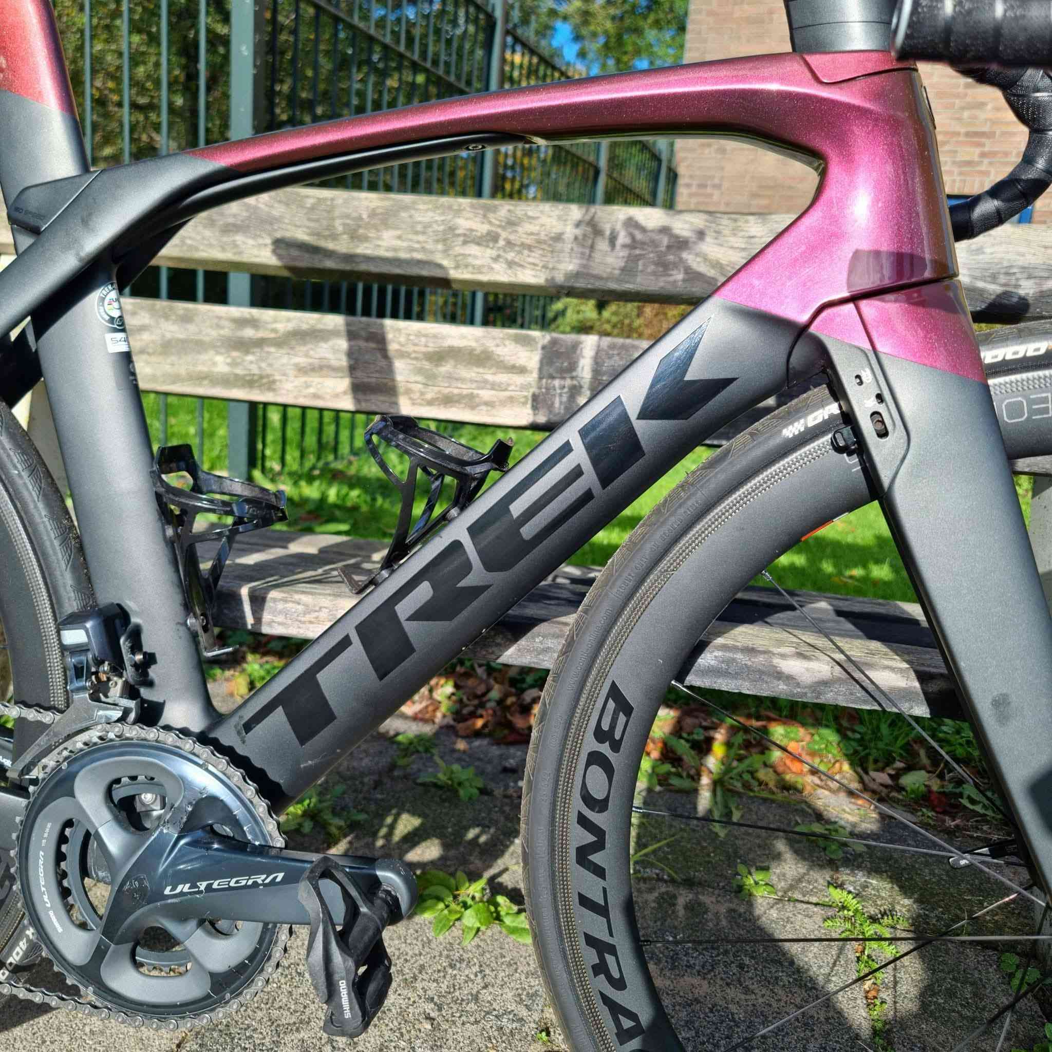 السلام عليكم

للبيع دراجة تريك مادونا SLR 8 فول كاربون سعر الدراجة  ٣٥ ورقة مجالهة جدا بسيط مواصفات الدراجة. Trek madone SLR 8  فول كاربون مع ماشة KVF بريكات دفن الاحترافية الدراجة قياس M او 54cm  سيت اولتيكرا كهرباء Di2 R8050 وأيضا ويالة احترافية خفيفة الوزن نوع   Bontrager Aeolus Pro 5  جوب وايضا جاهزة للجوبليس يعني tubeless ready   ستيرن مادونا كاربون مع قاعدة عداد تايرات CONTINENTAL  وزن الدراجة 7.3kg  ولون الدراجة مميز يتغير بالشمس بنفسجي وجوزي لاحظ الصور الدراجة  باقي التفاصيل خاص وممنون منكم حبايب


**إذا كنت صاحب هذا الإعلان وتريد حذفه لأي سبب، رجاءا أرسل رسالة إلى الدعم الفني**