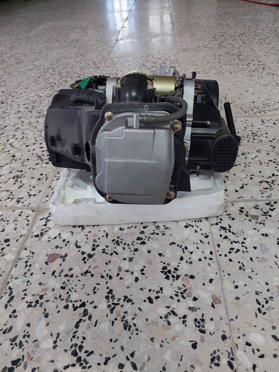 سلام عليكم محرك  gy6 150 cc  هذا محرك يجي كسر كارتون وليس مستخدم يرهم الجميع الدراجات الصيني عام الي شيالهة من فوك ويوجد خدمة توصيل لكل محافظات 
***********
