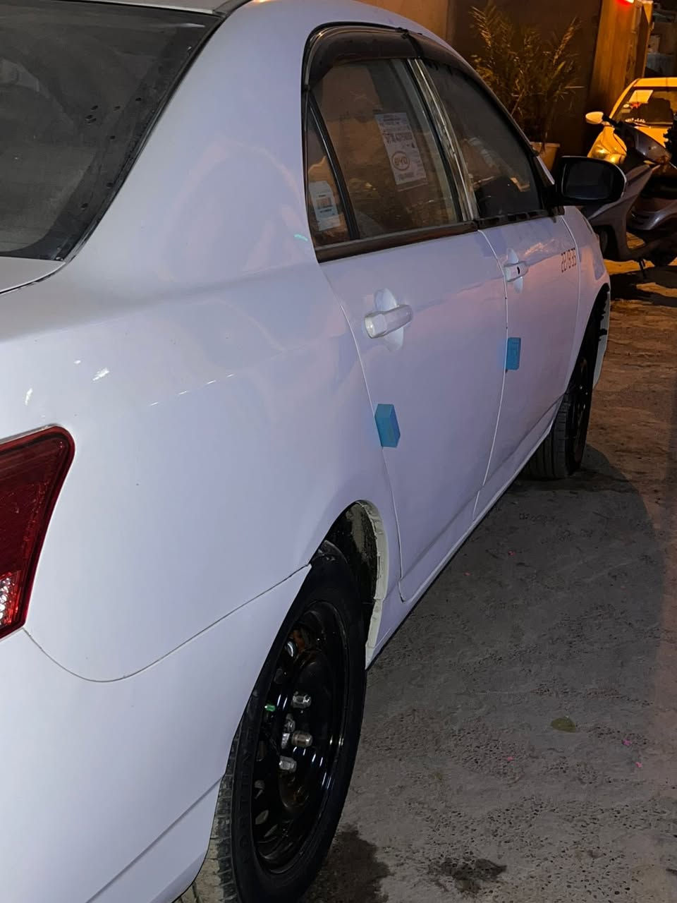 سلام عليكم بي وايدي للبيع موديل 2015 بس كير كايم السياره مصبوغه حزام للجمالية ضربتها بجم العنوان ام الكبر  *********** $38
