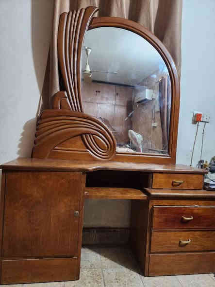 السلام عليكم 
غرفةنوم  ٦ بوب 
+كنتور ٤ بوب ملحق 
للبيع ب٥٠٠ وبيه مجال
مكانها بغداد حي القادسية 
***********
