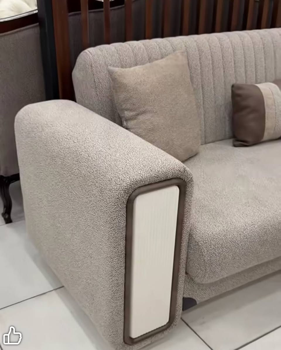 تخم قنفات عشر مقاعد
قطعتين كبار واربع كراسي تركي مخزن وسرير جديد ونظيف جدا اي ضرر مابي  سبب البيع ضيق المكان اشتريناه قبل شهرين بي كراسي ٢ بعدهن بالچيس مامفتوحات 
سعرة 1.500.000
 وبي مجال 
*********** اتصال أو واتس اب
