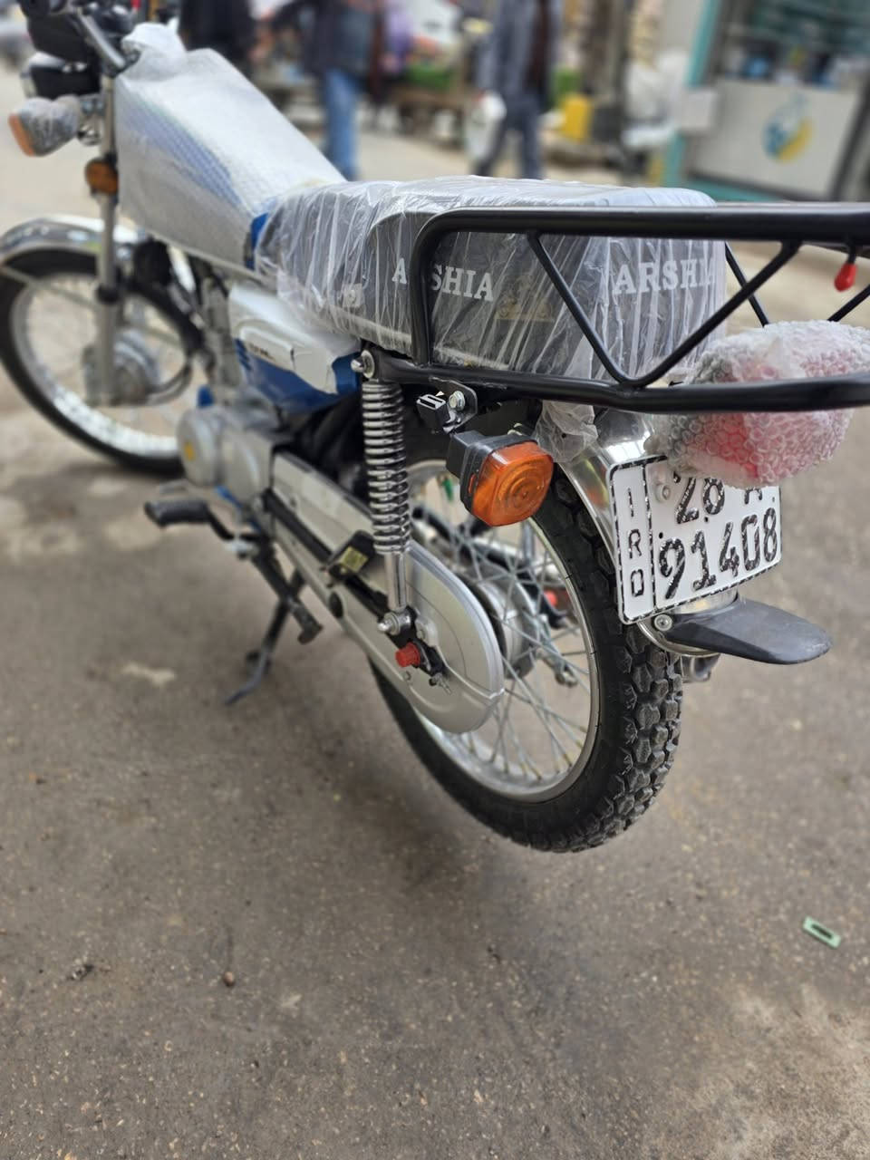 مرحبا شباب نامه صارلهة شهرين من طلعت من الوكيل  رقم نجف نكليزي دراجة جدن نضيفة شوفت عينك كلشي ما مبدل بيهة على وضع العارضي كفالة من كلشي السعر خاص تفصيل اكثر خاص المكان نجف شارع المدينة *********** اذا ما عجبك المنشور لضوج اعبرة
