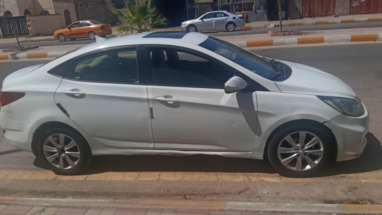 اكسنت موديل 2013
مصبوغه عام 
تخم تاير جديد 
5 ويل كب 
فتحه تنته
الحداديه مالتها فول كلها شغل جديد 
السعر 68$ 
تفاصيل اكثر اتصل ع الرقم 
***********
