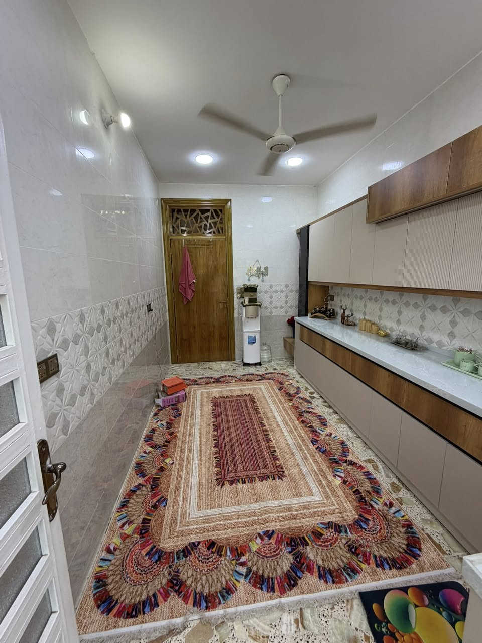 🏡/ دار للبيع المساحة ١٥٠ م طابو صرف 

            الواجهة ٧.٥ م / النزال ٢٠ م 

🧱/ بناء حديث درجة اولى 

الطابق الاول/ مطبخ حار بارد . هول . استقبال . غرفة نوم . حديقة داخلية . كراج . مجمع صحيات داخلية وخارجية 

الطابق الثاني/ غرفتين نوم . هول . مجمع صحيات 

🌏الموقع / حي الامام مقابل كرار ابو الكص او لحوم حجي حسين الخفاجي

            ( قريب جداً من الشارع الرئيسي )

⭕️ نستقبل جميع العروض السكنية والتجارية والزراعية في جميع مناطق الحلة 

لمعرفة السعر مراسلة الصفحة او مراجعة مكتب 

بشار للعقار والمقاولات شارع ٦٠ بداية شارع الحسينية 

***********

***********
