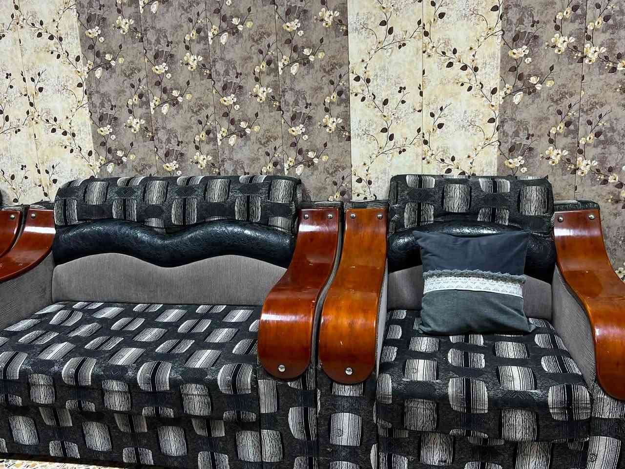السلام عليكم
عندي هاي قنفات للبيع


**إذا كنت صاحب هذا الإعلان وتريد حذفه لأي سبب، رجاءا أرسل رسالة إلى الدعم الفني**