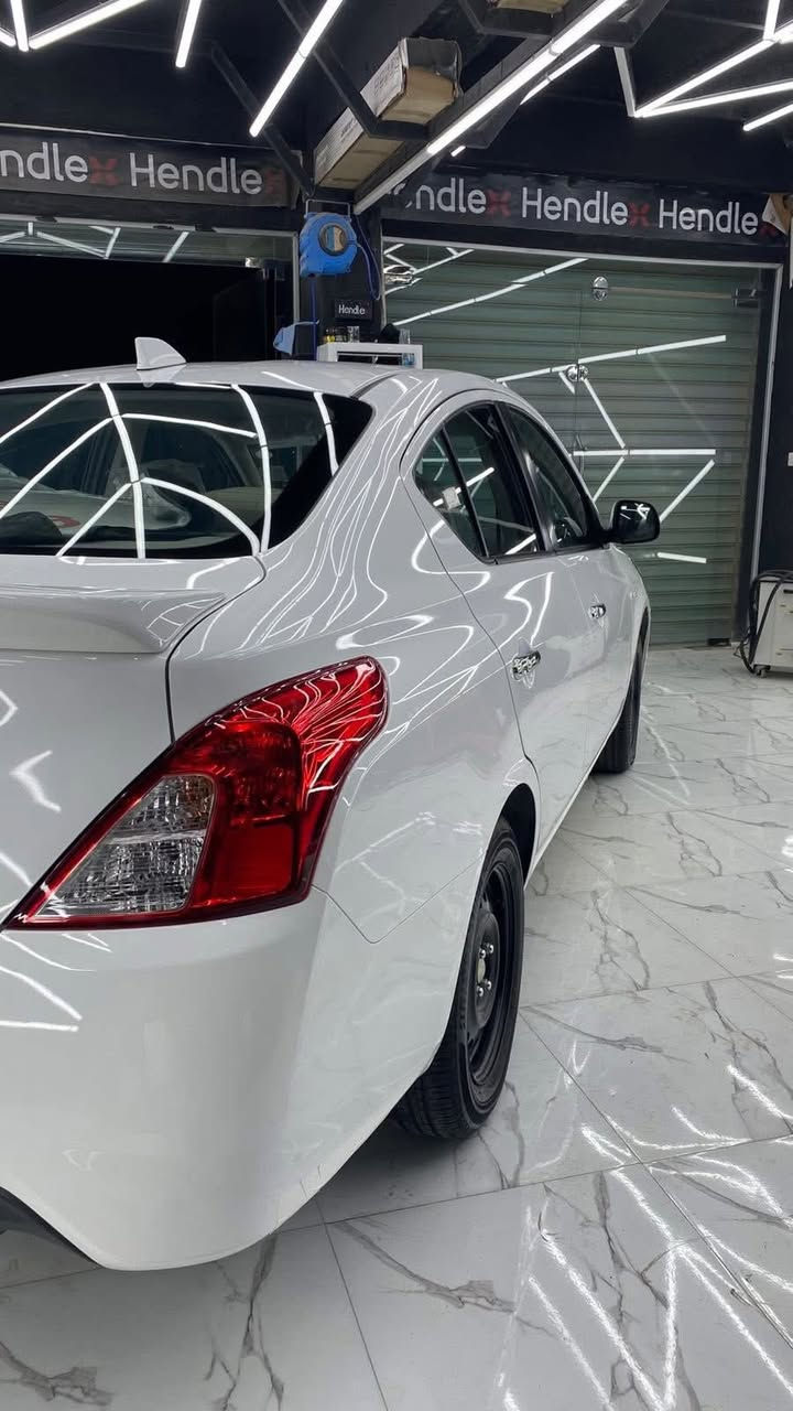 السلام عليكم 
نيسان صني موديل ٢٠٢٤ هندي البليتة الزركة شركة السور ماشية ٢٦ الف مكفولة كفالة عامة رقم اربيل بأسمي 
مكان السيارة كركوك 
السعر ١١٨ وبيها مجال بسيط 
للاستفسار ***********  اتصال واتساب ماسنجر
