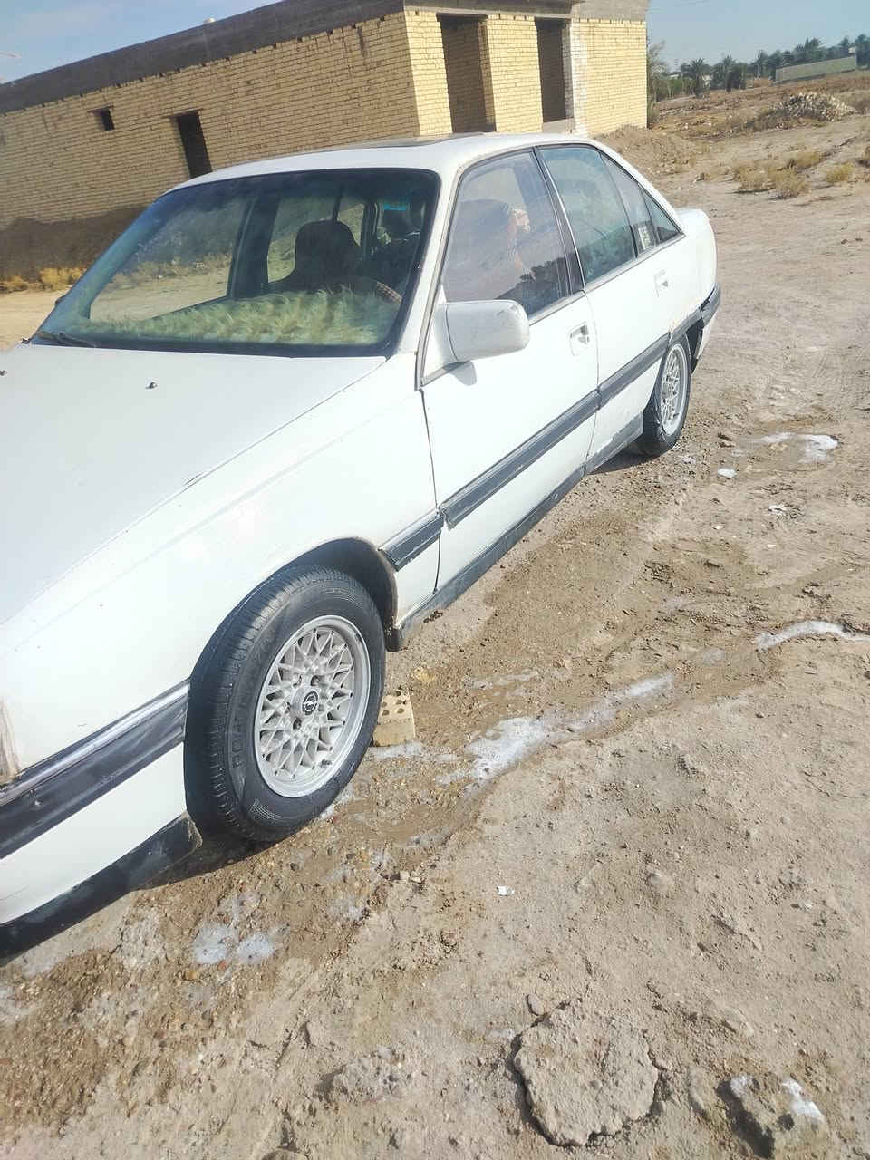 السلام عليكم لبيع سياره وبل وميكه 93 موديل 22 ورقه ***********
