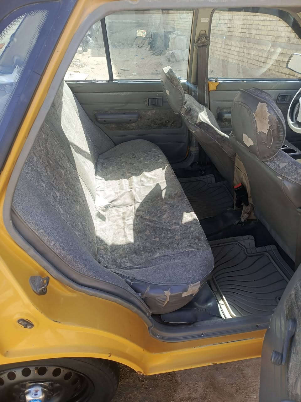 السلام عليكم سايبه للبيع موديل 2011 السيارة حلوة مابيها اي ضربه قويه بس الي بالصورة مكينه وگير خير من الله شواصي وبرانگيت كارتون 
السعر 27 وبيها مجال مكاني كربلاء الاسكان العسكري الرقم***********
