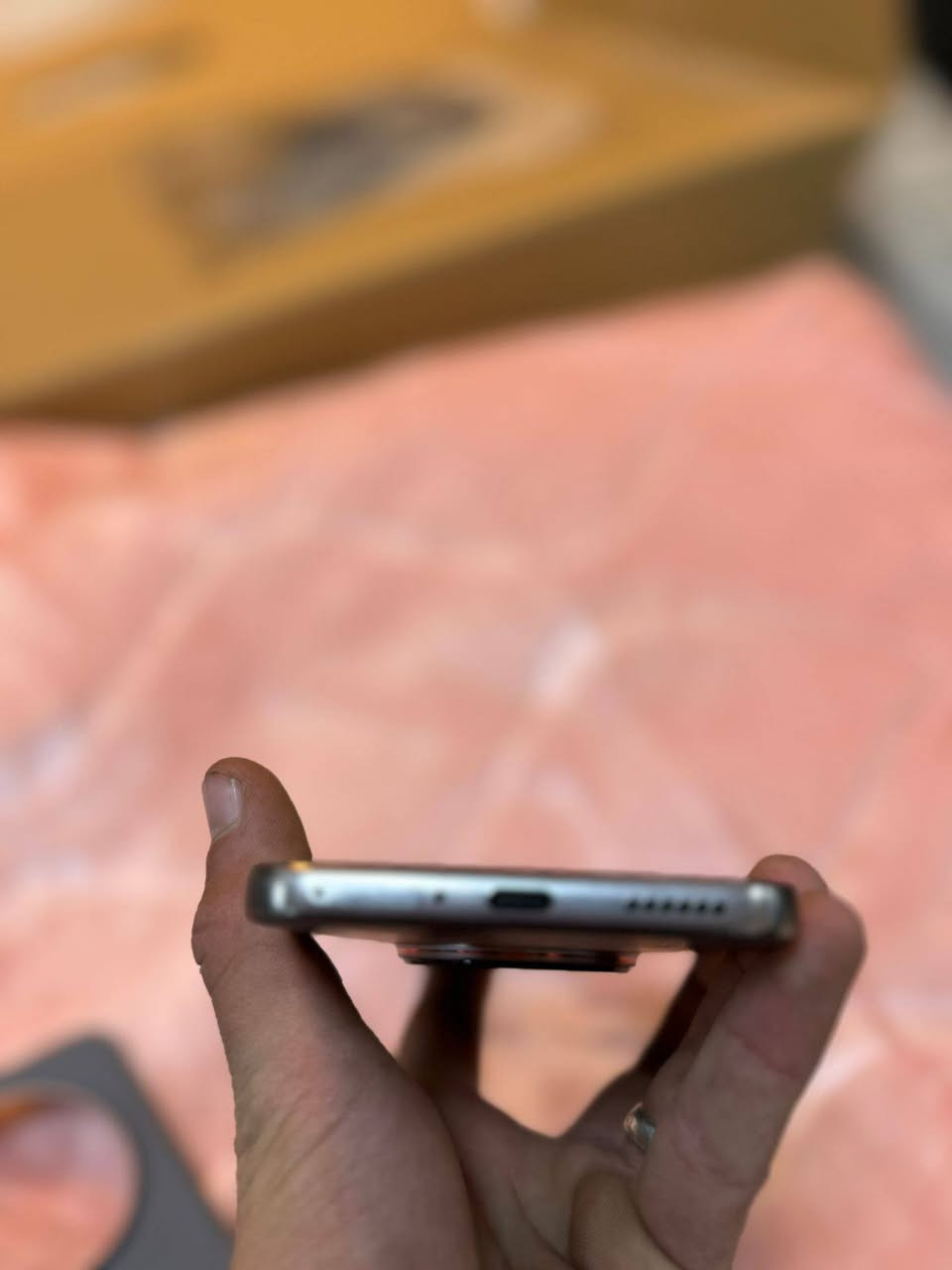 تكنو كامون 40 پريمير
كامل الملحقات ما مفتوحات قبل كم يوم ماخذه جديد
الذاكرة 256
الرام موضح بلصور
الشاشة أمولد
يدعم الشحن السريع بقوة 70 واط
للبيع بـ 400
مكاني بغداد الحسينية

رقم الهاتف
***********
