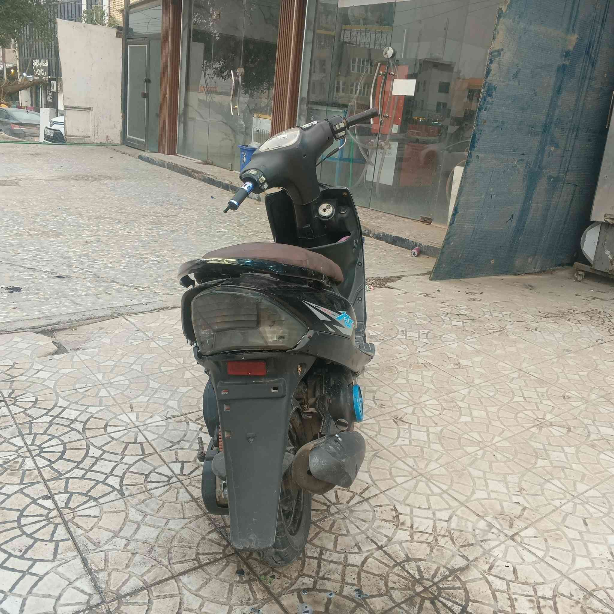 دراجه ماكس عدله مفتوحه فتحه وحده بلادي نضيفه ب500وبيها مجاله
الرقم ***********
