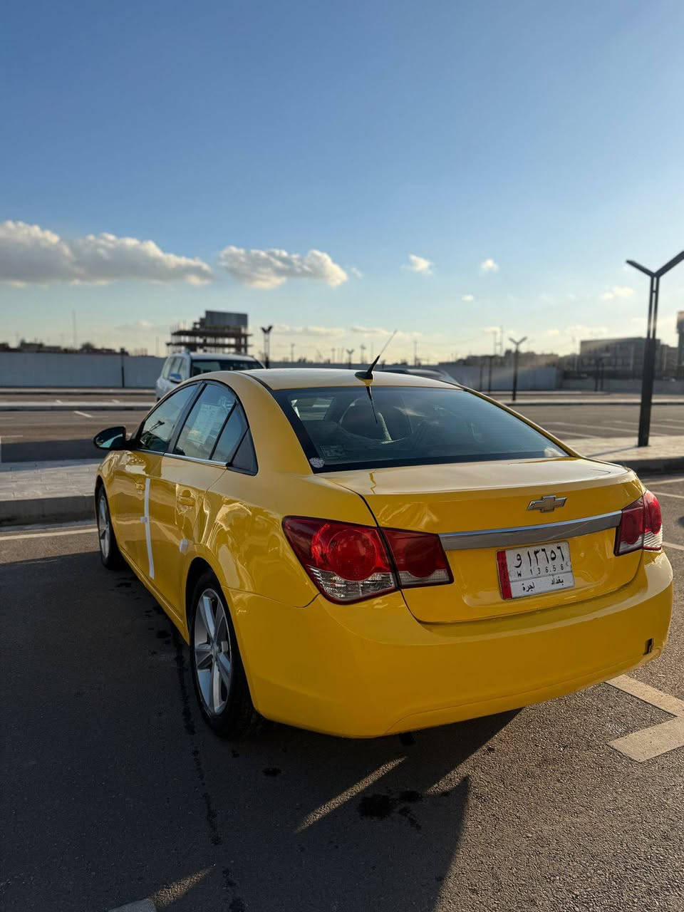 سلام عليكم  للبيع شوفرليت  كروز رقم  بغداد  مديل 2013 وارد أمريكي ضربته جاملغ خلفي مكينه 1800  سياره جاهزه مابيه نقص
السعر 68 وبيه حك الجيه  مكانها بغداد الشعب 
***********
