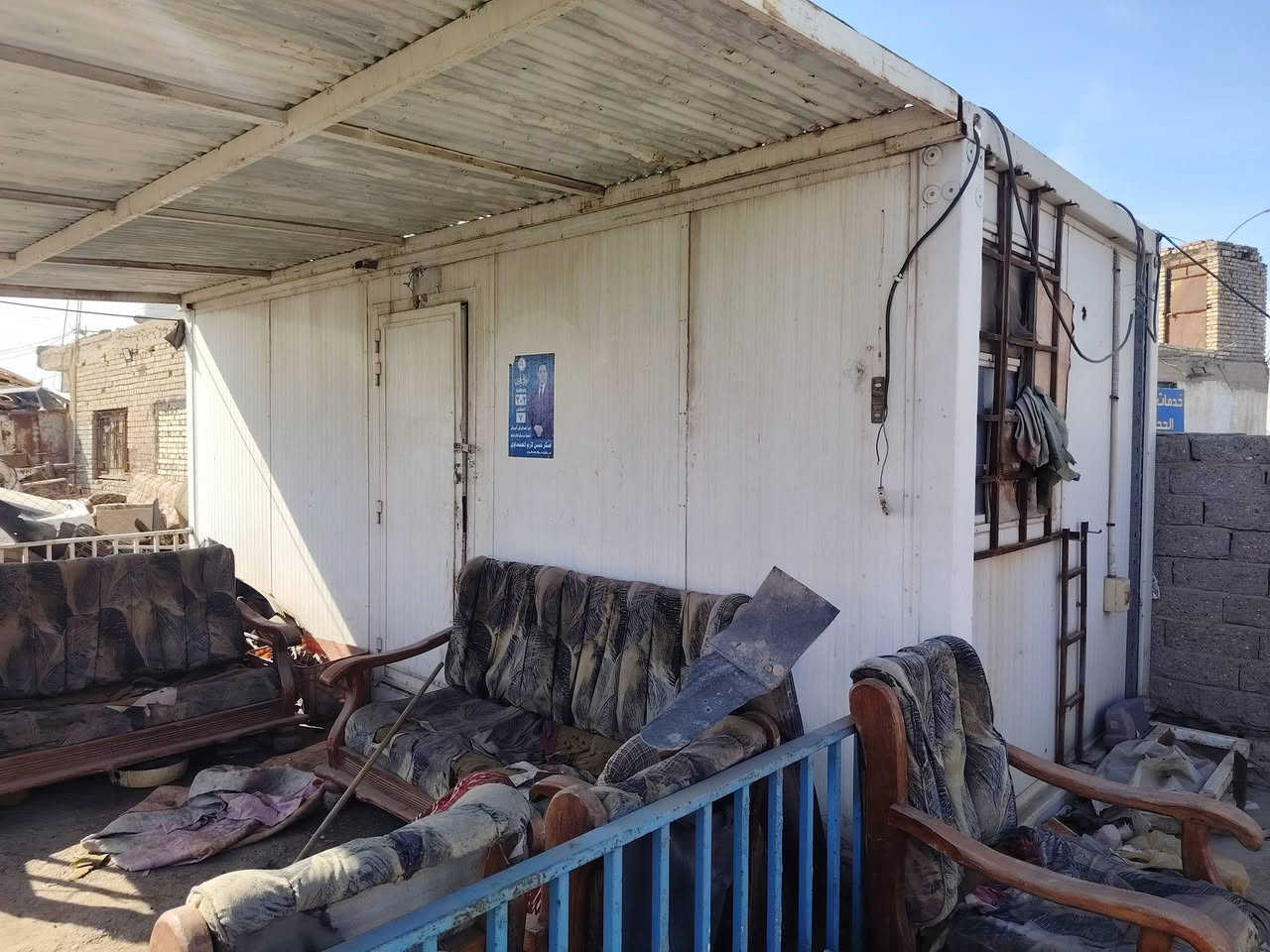 السلام عليكم كرفان البيع امريكي طول ٦ العرظ مترين ونص اليريد ايخبر عل رقم صاحب كرفان ***********
