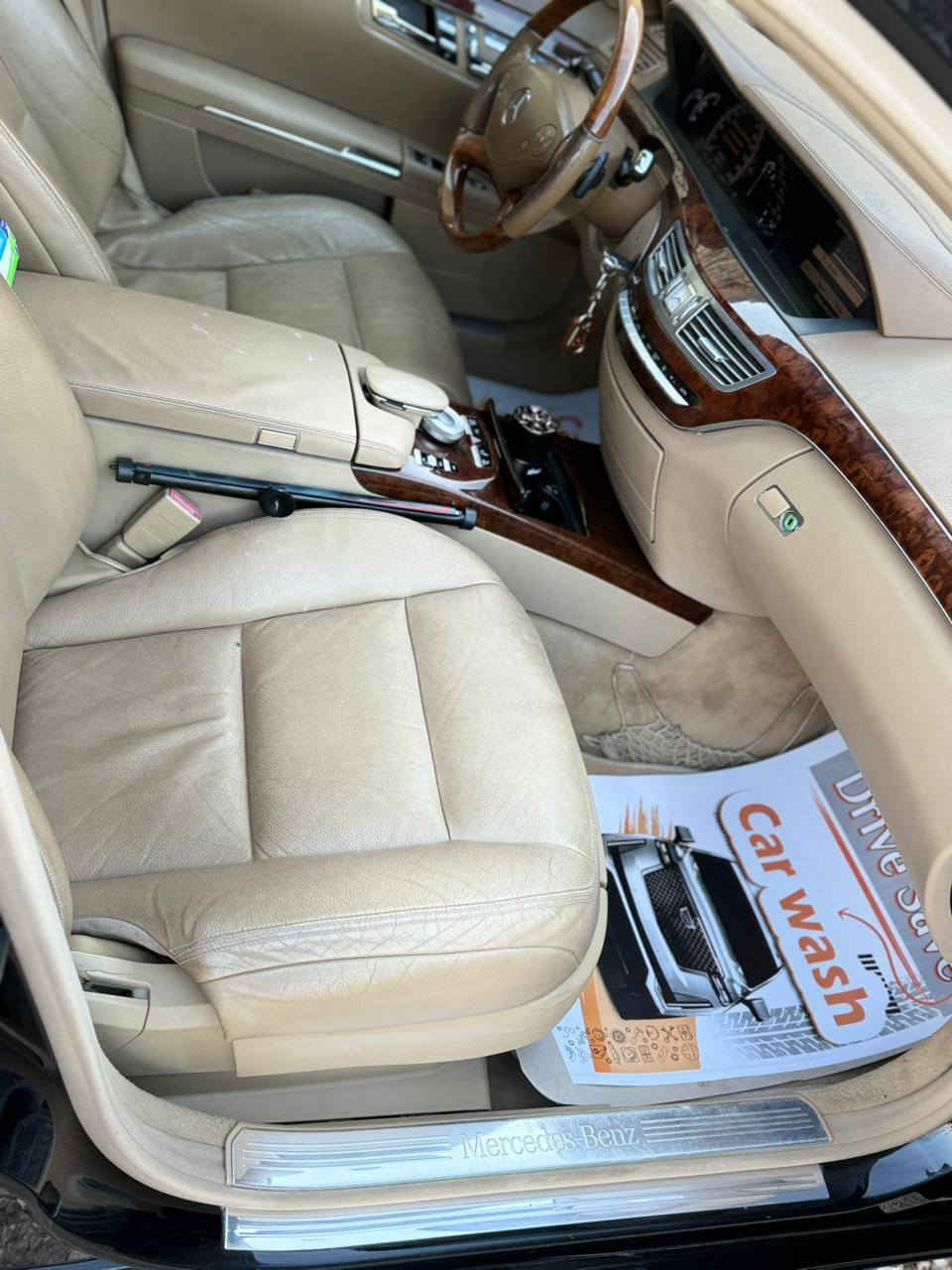 مرحبا مارسدس s 350 باب طويل خليجية اصل داخل بيجي اصل موديل 2011 سيارة فول وجاهزة من كلشي محرك كير حدادية جوبلسات كلة جديد تخم تاير ويل جدد تبريد تتفئة تمام باب شفط مكفولة من الحادث والكص دخول جديد رقم وسنوية اصليات  السعر 88 بيها مجال مكاني بابل اي ستفسار هاذة رقمي***********
