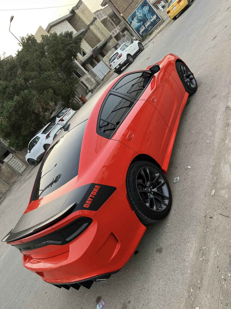 👋🏻السلام عليكم
🚘
💵💵دوج جارجر   دايتونا 2023   Last call النداء الاخير للبيع
السياره ماشيه 37000ml
لون مميز برتقالي 
بدون رقم السياره
السياره فئة دايتونا كشنات مختمه دايتونا ودشبول ايضاً مختم
مري قلاب عند الرجوع 
رادار بالمري جانبي 
لايت زنون ابيض بلاد
دشبول جلد +بطاين جلد
شوته رياضيه مفتوحه الزركه بلاد
قماره سوده بلاديه 
كشنات تدفئه تبريد والخلفي تدفئه
حساس خلفي +كأمره خلفيه 
السياره عليها اكس بايب من امريكا 
السياره حادثها دعاميات فقط بدون ايرباك ولا شواصي 
مكان السياره بغداد الغدير 
السعر300 💵وبيها مجال 
السياره بدون ارقام 
 *********** مؤمل
 *********** كرار
