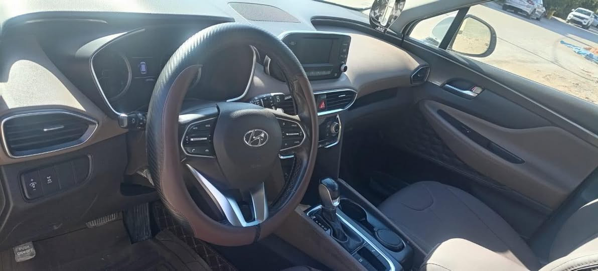 السلام عليكم
سنتافيا ٢٠١٩ 
رقم سليمانيه 
سنويه وهزه جديده 
سنويتها ل٢٠٣٠
ماشيه ٦٨الف 
محرك ٦ سلندر 
مكان السياره فلوجه
***********
