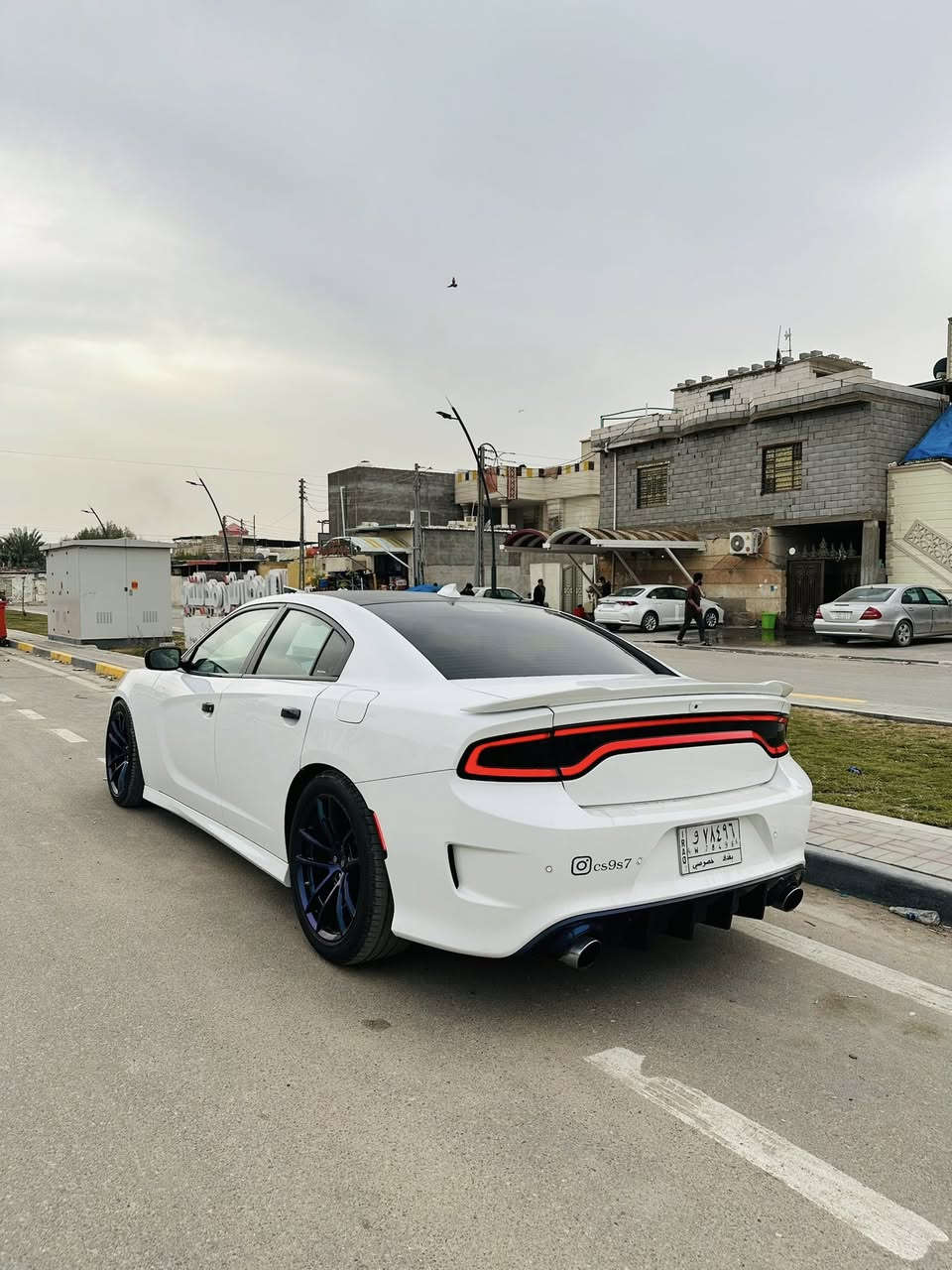 دوج جارجر rt 2021 سوبر تراك باك
ماشية 30 ميل سيارة جديدة كلش 
رقم بغداد باسم صديقي يريد تحويل 
ضربتها جاملغ وبنيد  وبيها كلير بدواخل بدون ضربة وموضح بلصور السيارة عليها إضافات كلش هواي فجوج بريمبو كبير 
صدر ب كامل Srt بلاد
لويات ايباخ
ويل دايتونة اصلي مشتغلة لونين يموت
كزوز ht powr بوابات وسطيات slp 
عليها برمجة كاملة من طول لطول حماوة وبانزين وكت اوف طلقات 
كفرات مكينة Srt 
دركة D مال وايد بدي اصلية 
داخل احمر كنتارة
دشبول خياط احمر واسودّ شغل دبي 
طبكة راديتر Srt 
بجم زنون 
عليها لد وحلقات متغير 
عليها سقف روز رايز واويل كاتش كان 
ولف حماوة مشيموتو
سيارة كلها مطقمها بنفسجي متغير شي مميز
سيارة نضيفة وجديدة كلش  
تعبان عليها وماناقصها شي سعر220 مجال قليل  مكان بصرة دور المحاربين
رقمي ***********
