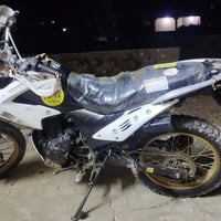 قفاز للبيع كلشي مابيه شغل ومش  محرك 200 السعر 550بي مجال مراوس هم يرهم...