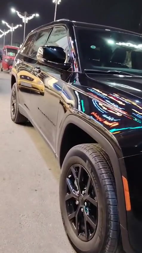 🔥 للبيع — جيب جراند شيروكي L ALTITUDE X 4X4 موديل 2025 🔥
🖤 اللون: أسود  
📍 ميسان
رقم ميسان / شهداء  

✔️ دبل 4X4  
✔️ 7 ركابات  
✔️ محرك 3.6 V6  
✔️ كير أوتوماتيك 8 سرعات  
✔️ تشغيل بصمة وستارت  
✔️ دخول ذكي  
✔️ شاشة كبيرة حديثة  
✔️ كاميرا خلفية  
✔️ حساسات أمامية وخلفية  
✔️ رادار أمامي  
✔️ نظام الحفاظ على المسار  
✔️ تنبيه الاصطدام  
✔️ مثبت سرعة  
✔️ بريك إلكتروني  
✔️ شاحن لاسلكي  
✔️ USB أمامي وخلفي  
✔️ Apple CarPlay + Android Auto  
✔️ إضاءة LED كاملة  
✔️ رنكات سود أصلية   
✔️ مرايا كهربائية  
✔️ تبريد قوي جداً  
✔️ داخلية فخمة ونظيفة  
✔️ سيارة عائلية ورياضية بنفس الوقت

💰 السعر: 27,500$ قابل للنقاش للجادين فقط

للتواصل ع هذا رقم ‭


**إذا كنت صاحب هذا الإعلان وتريد حذفه لأي سبب، رجاءا أرسل رسالة إلى الدعم الفني**