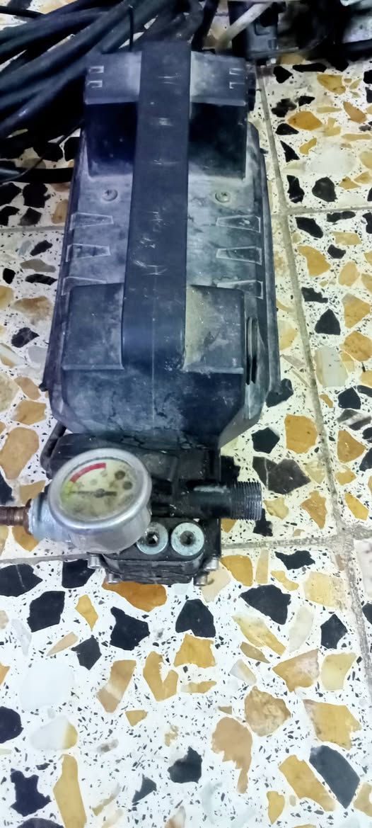 السلام عليكم كمبريسر جديد حيل شغال 24لتر 55الف فارة غسل شغالة بس مطلع مي 20الف كاوية 5الف شغالة بغداد مدينة الصدر ***********
