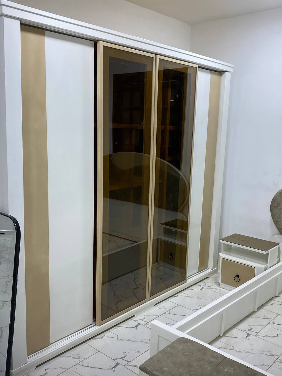 غرفه نوم حديثه دهان عالي 
نجاره وتشطيب قوايم زان 
دولاب ٢٦٠
سرير ١٦٠
تسريحه 
٢ كومود 
بنكت
كامله بالموله


**إذا كنت صاحب هذا الإعلان وتريد حذفه لأي سبب، رجاءا أرسل رسالة إلى الدعم الفني**