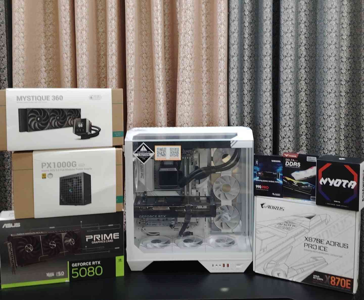 جمعة مباركة
CPU: R9 9950X3D BOX 
GPU: RTX 5080 ASUS PRIME 
M.B: X870E AORUS PRO ICE DDR5 WIFI 7
RAM: 32GB 6000HZ CL30 DDR5 T-FORCE RGB- XMP-EXPO WHITE 
SSD: 2TB SAMSUNG 990 PRO 7,450 MB/s
PSU: DEEPCOOL PX1000G ATX 80 PLUS
1000W GOLD
COOLER: DEEPCOOL MYSTIQUE 360M
CASE: DarkFlash DY470 Mid Tower Case - White
Asiahorse NYOTA 120mm Case Fans X3
DeepCool DM9 Thermal Paste Gray
Windows 11 Pro Original Key
السعر 5,000,000
مكاني ناصرية رقمي ***********
