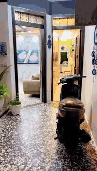 للبيع دار مساحه ١٠٠ متر طابقين طابو زراعي سند ٢٥ منطقة البلديات حي التراث الزراعي بداية المنطقه موقعه شارع حلو وعريض مرتب السعر ١٥٧ مليون للإستفسار مع رقم مكتب المستقبل ***********
