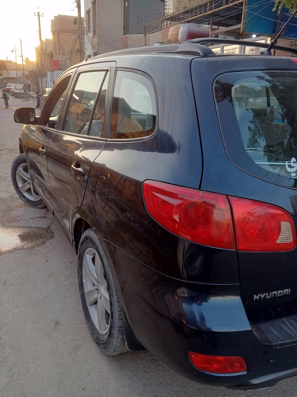 السلام عليكم سنتافية للبيع وارد امريكي ضربتها باب خلفيه وجاملغ عكس السايق سيارة تخبل نظيفة حيل اي نقص ما بيها  تخم تاير جديد غرفتها حلوة وزينه
السعر : 92 وبيها مجال للطيبين
العنوان : بغداد الشعب يم سوك شلال 
الرقم: ***********
