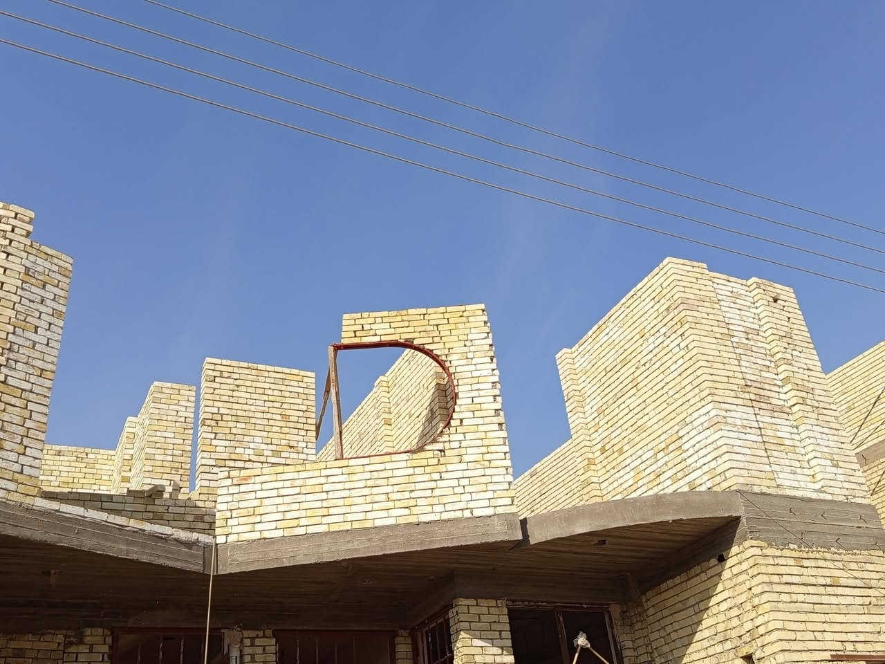 سلام عليكم خلفه بناء ابلوك فرمستون طابوك متفرق حالين ***********
