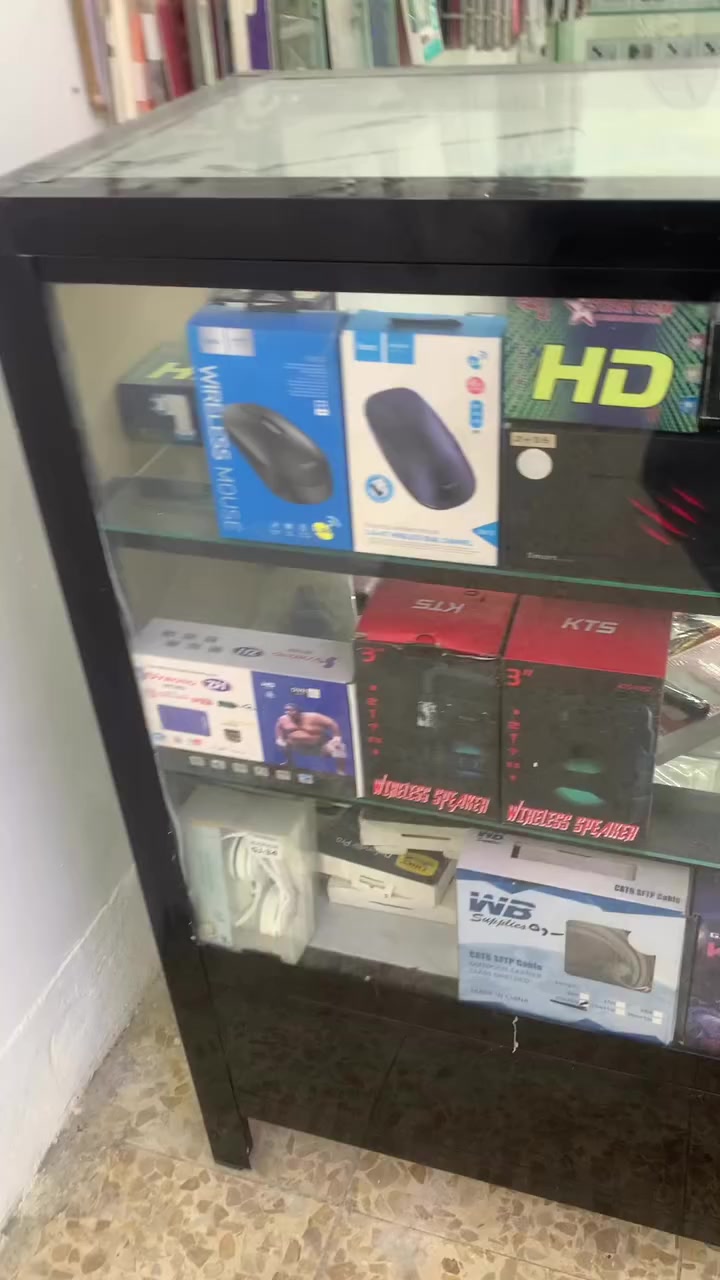 محل صيانة للبيع         عنوان المحل كربلاء حي الاطارات غراض صيانه اصليه ومستعمله قليل اكسسوارات  المحل جبير واختصاص صيانة سبب البيع عدم التفرغ الاتصال ***********
