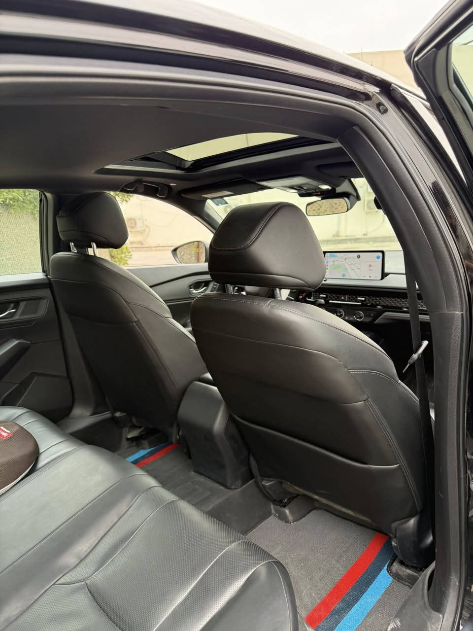 سلام عليكم 
شباب هوندا اكورد سبورت L  هايبرد
موديل ٢٠٢٤
ماشيه ٢٠ الف ميل
حادثه جاملغ جهة السايق مصبوغ فقط ودعاميه
رقم شاصي مرفق مع المنشور
مكانه بغداد العامريه 
سعر ١٩٨$ وبيه مجال بسيط
سياره جاهزه بدون نقص ترايه زيرو 
للاستفسار 
واتساب او خاص
***********
