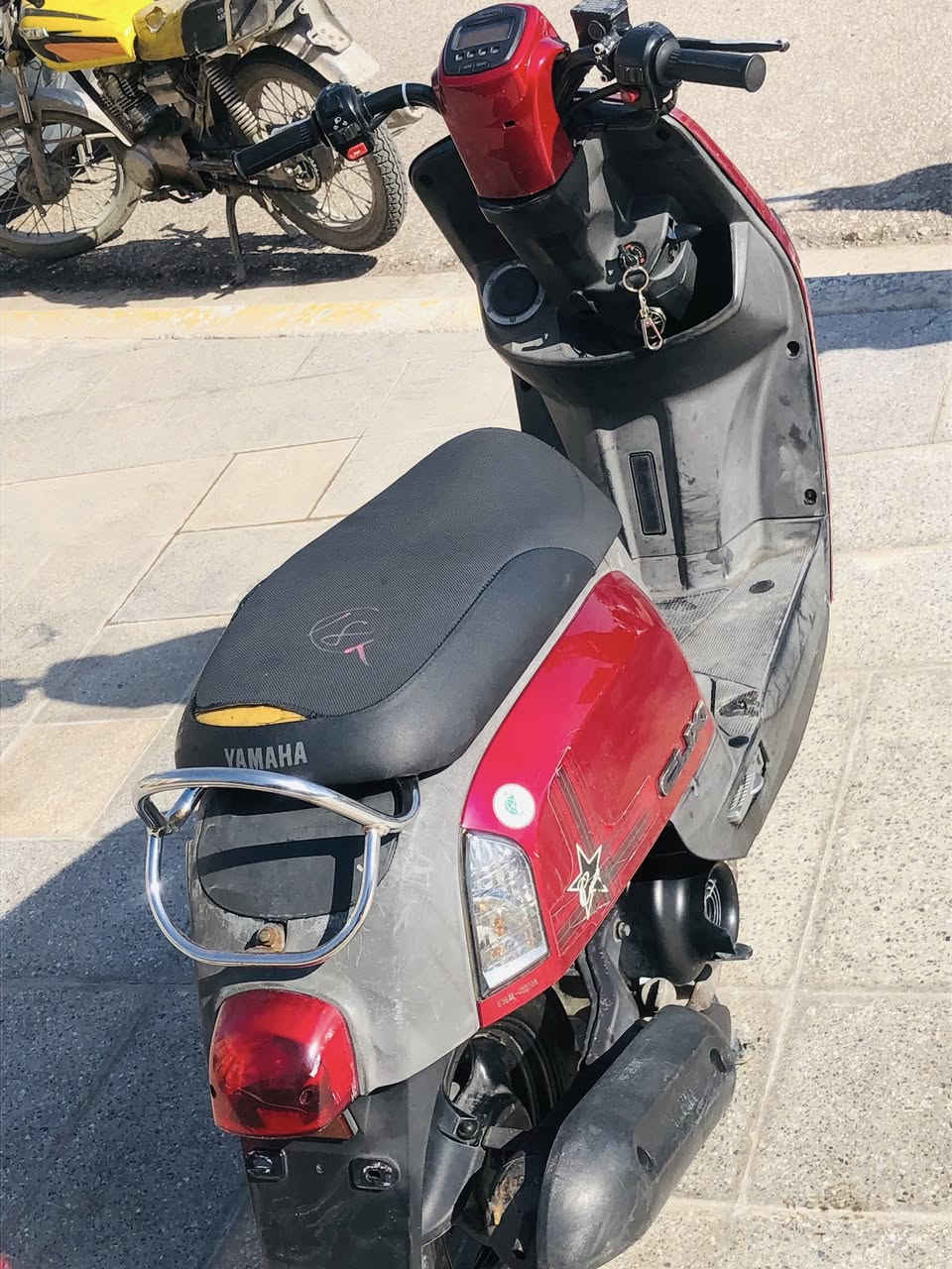 سلام عليكم
بوليس نوزل للبيع كفالة عامة 
الدراجة نضيفه كلشي بلاد مال حاويه 
العنوان كربلاء حي الغدير ***********
