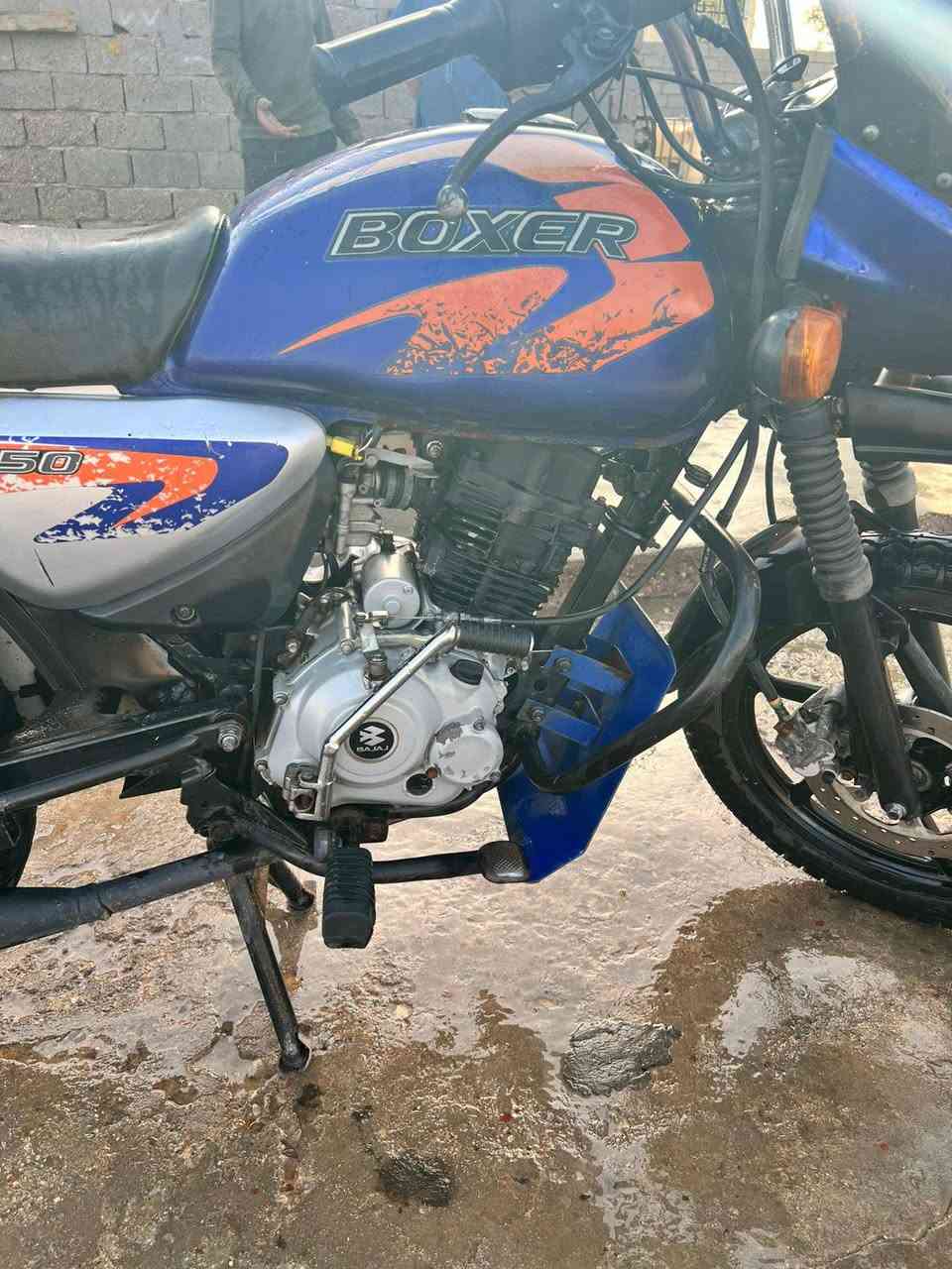 سلام عليكم شباب دراجه بوكسر للبيع رقم وسنويه مديل 20 نظافه كدام عينك مثل ماجاي شوف بلصور بيهه خيط تبخير قليل السعر مليون وسبعميه وبيهه مجال حگ لجيه مكلف بلنشر رقم صاحب الدرا ***********
