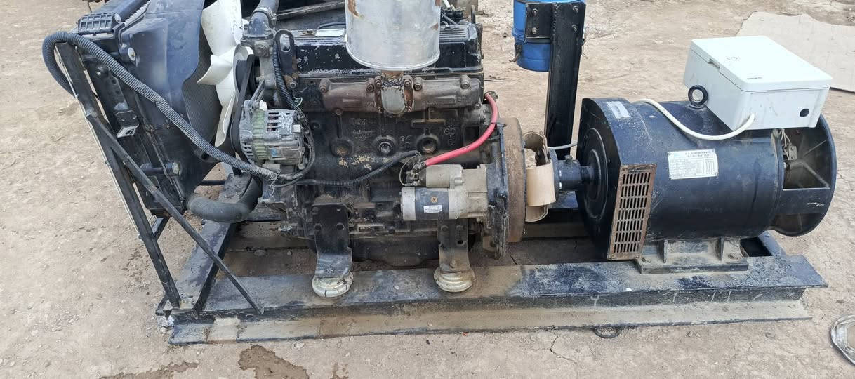 للبيع ينمر 4سلندر تشغيل وطفاء اوتو توليد 30كيفي شغال بشرط المكان ديالى ناحيه العضيم  للاستفسار ***********
