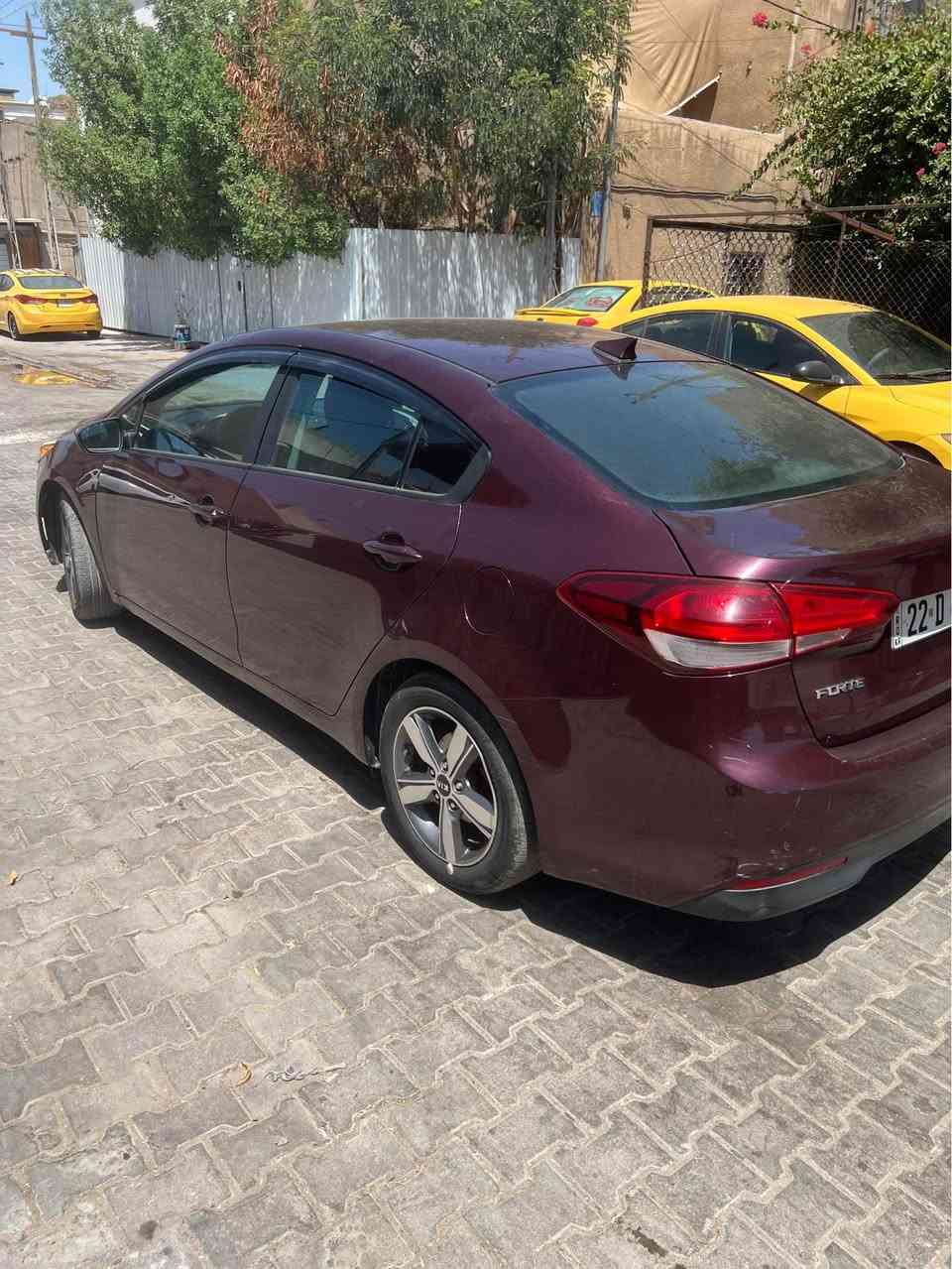 السلام عليكم
كيا فورتي وارد امريكي2018
محرك 2000 دوش
رقم اربيل بأسمي هزة جديدة
حادثها موضح بالصور جاملغ والبنيد
بيها باب السكن صبغ
ايرباك ستيرن 
مواصفات عادية شاشة جبيرة تحكم ستيرن جهتين
السعر 110 وبيها مجال
للاستفسار رقم الهاتف *********** بغداد, العراق
